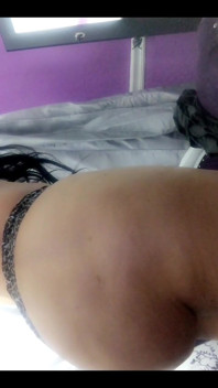 Showing off That Booty Meat!!!