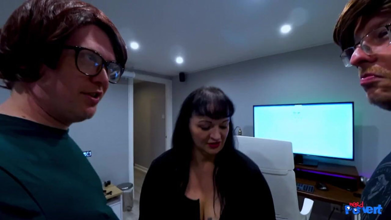 Nerd Pervert: Devon Breeze - deux éclaboussures de sperme