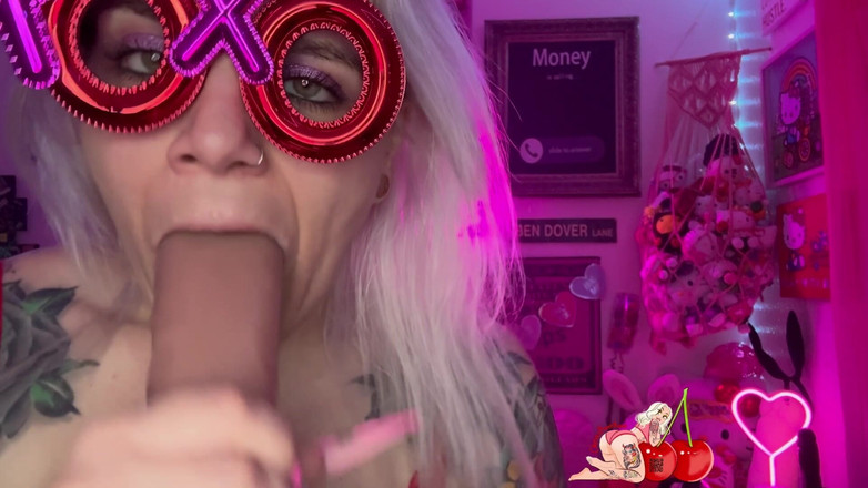 CherryBombBomb: 为你放荡的Cherry vixen射精