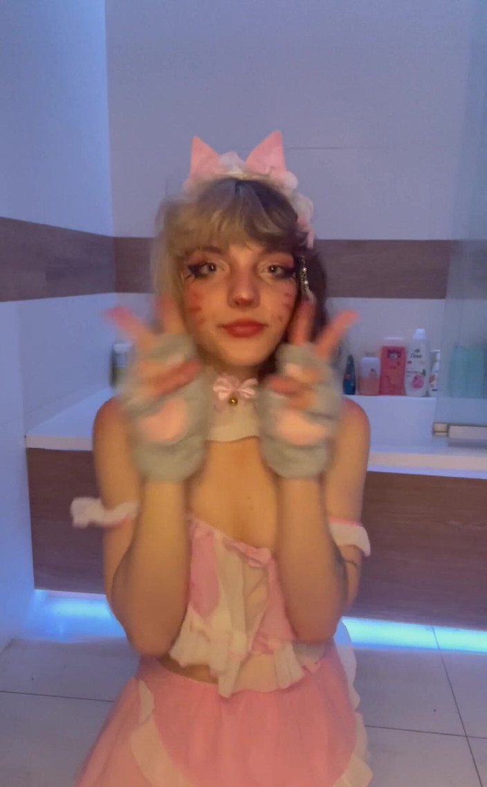 Soft Vulgar: Krátké video roztomilé teenagerky