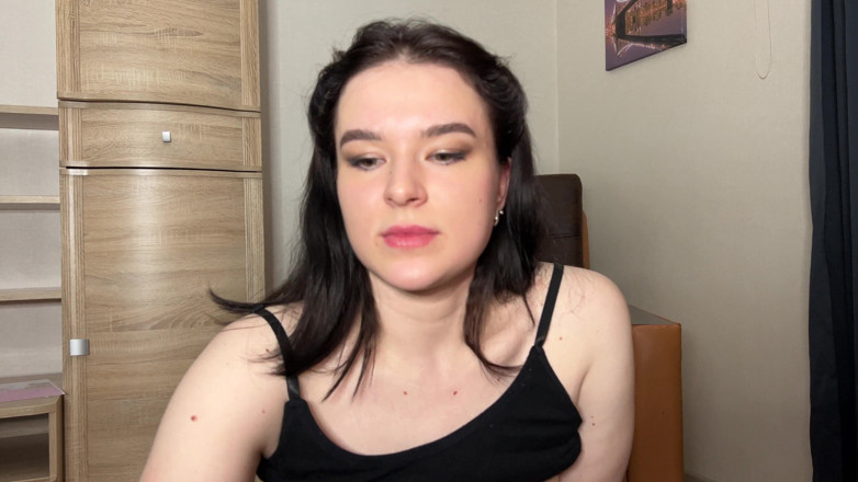 LoveHomePorn: Розставляю ноги для сольного проникнення