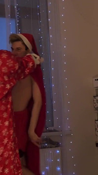 Juicy fucked twink z wielkim kutasem