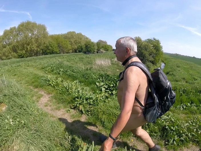 Andy: 步行 22 2025