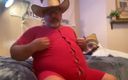 Hand free: Cowboy barnyard chub step-daddy bersenang-senang dengan musik country