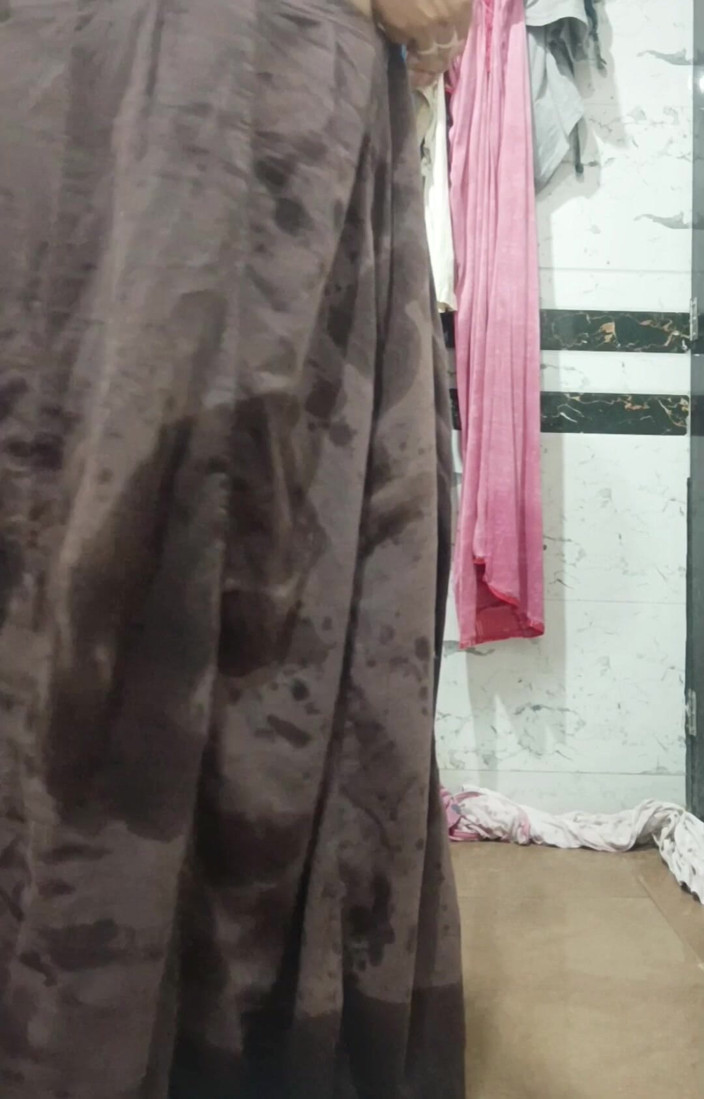 Priyahot77: Priya Bhabi Nice Ass Show