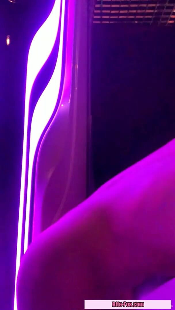 SugarNadya: solaariyam dhoop senkne men striptiz aur hastamaithun, mere saath aao?