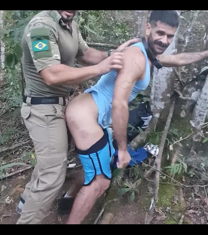 TpowerX: Chupando O Pau Enorme Do Policial