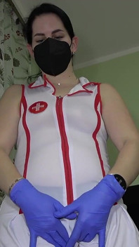 Ateşli seksi robot hemşire orgazm istiyor