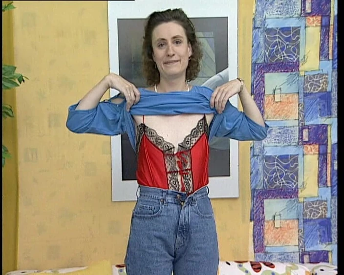 YOUR FIRST PORN: Luder Sanja Stopft Beide Loecher - Slut Sanja Stuffs Both Holes