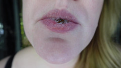 Julie Bliss: Giantess Julie Bliss - Selamat Tahun Baru 
