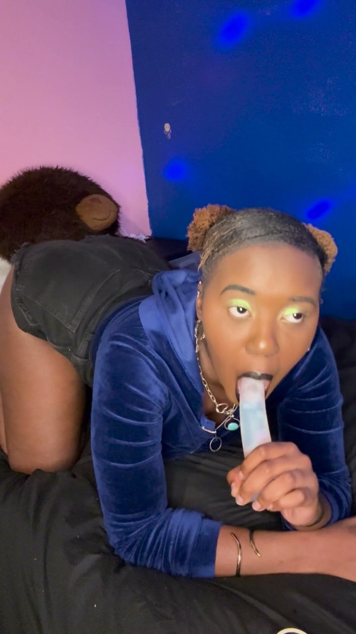 ALLIYAH ALECIA: Alliyah Alecia Suce Un Gode