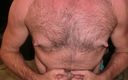 Nipple Pig: Muscle Flex Bating Session