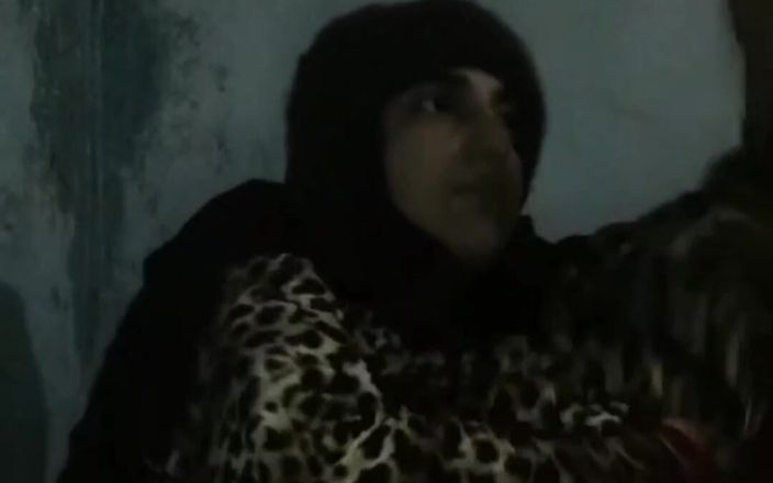 MehwishAly: Mijn czn als ze alleen in de kamer is