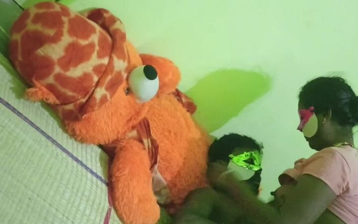 Mahikuma18: インドのカップルのロマンスと美しいキス