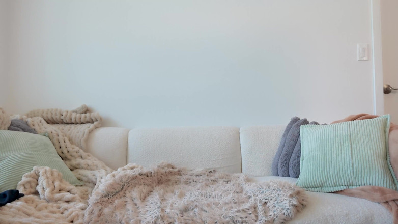 Lev Lieben: いやらしい継姉が私のチンコに泡を吹く - ルナ・ラックス - レフ・リーベン