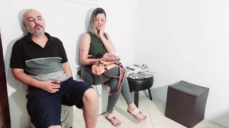 Gabi SweetCouplesStories: Ele tirou o pau na recepção e me deu uma...