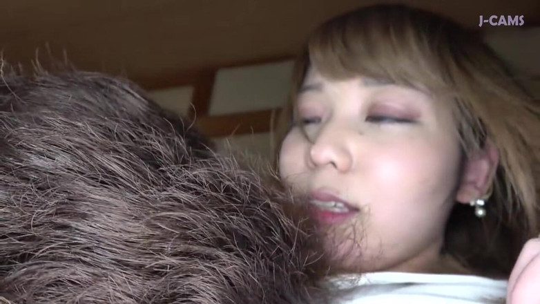 J-Cams: उसकी दीवारों के माध्यम से तोड़कर, वह इच्छा की सुंदरता की गुप्त दुनिया को जगाता है। अध्याय-1