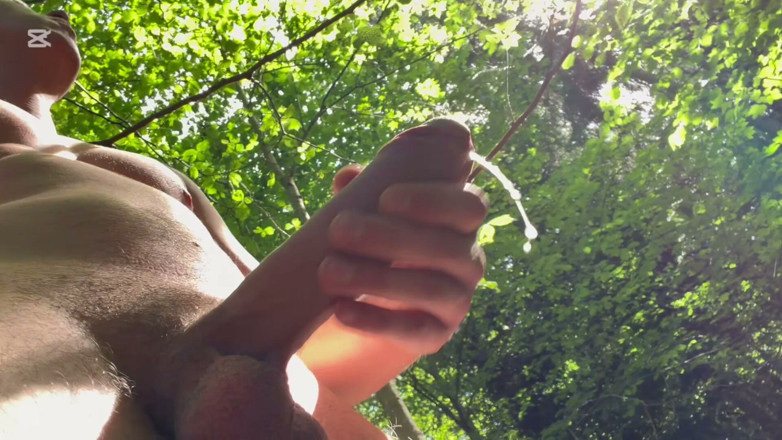 Daddys Legacy: Young Man Jerks off Bwc Risky in the Woods to...