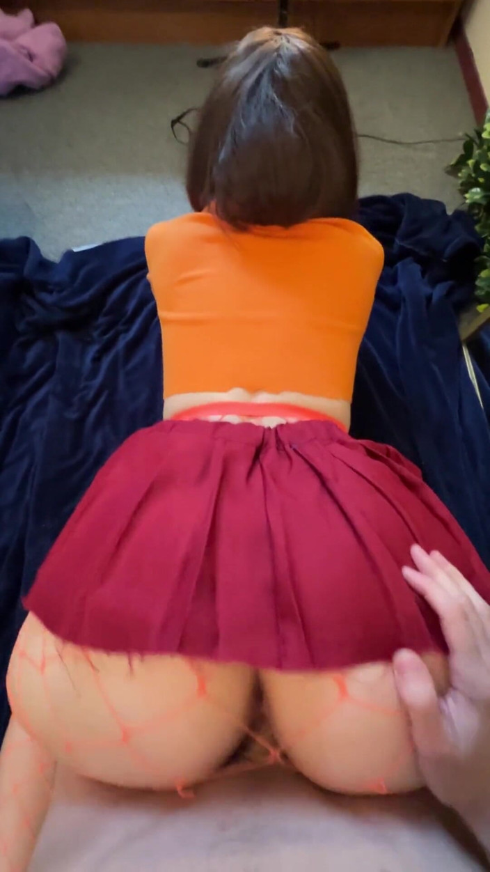 Nerdy Nympho: Velma bekommt eine große Überraschung und links mit einem tropfendem creampie