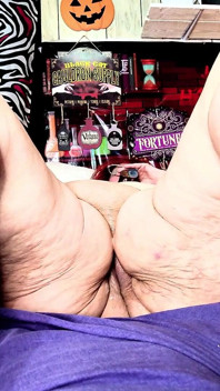 Hey Country Slut Wanna Fuck?truck? I'm 36 Inches Thick Think You Can Handle My Dick?