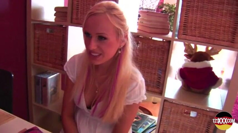 123XXX - Fucked Amateurs in Germany!: Çantasını geri getirmek iyi sikişe yol açıyor