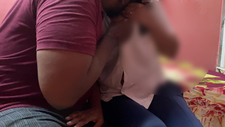 Apple Porn: Le plus gros sexe de Ndian apprend à baiser
