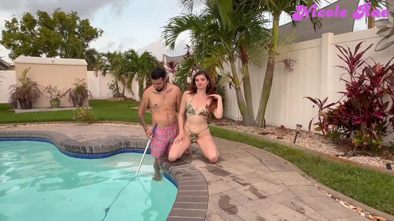 Nicole Rae: J’ai attiré l’attention du garçon de piscine
