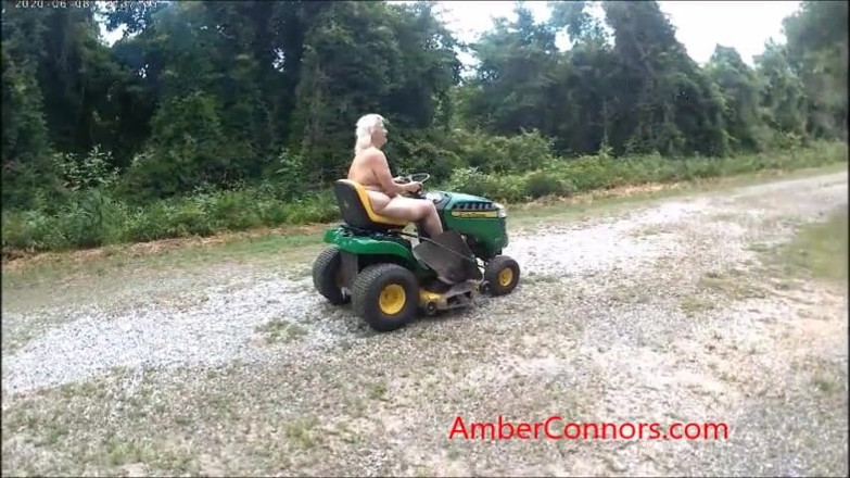 Amber Connors: Nude lawn mower