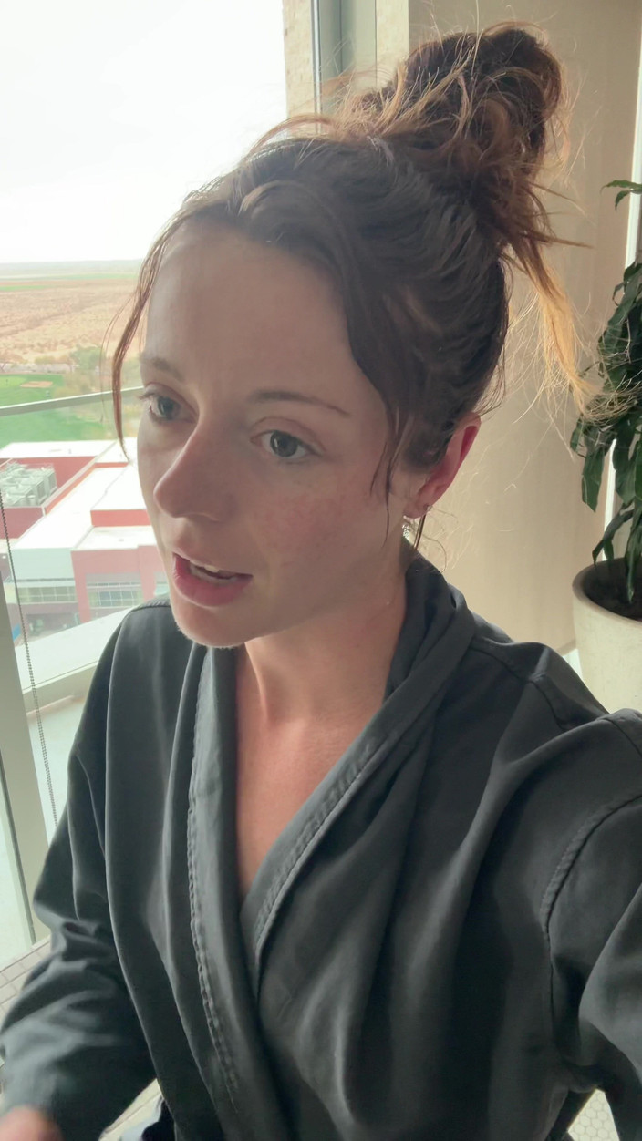 Nadia Foxx: Orgasme au spa