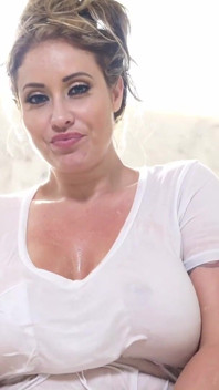 Cachonda e impresionante culona Eva Notty se ducha caliente