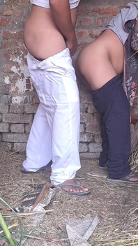 Velho convence sua empregada a fazer sexo com ele