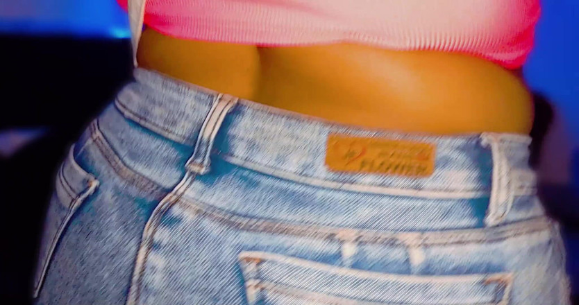 South Merican GOON ROOM: Bts Cummy natłuszczone Giantess Booty Bear