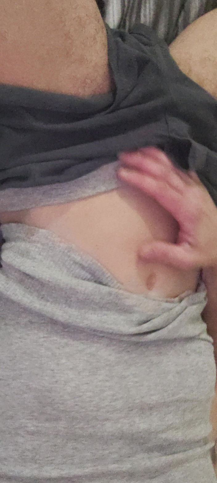 Mikey 21: Brincando com meu pau de tamanho normal