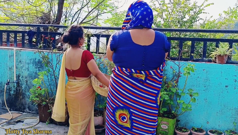 Hotty Jiya Sharmaa: Sex în trei în familie desi, ginerele vitreg sex cu soacra sa...