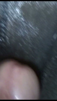 Combinaison noire, footjob en nylon