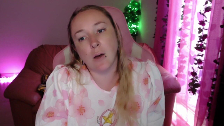 Kisicaxx: Kontol hitam besar memuja pembicaraan kotor