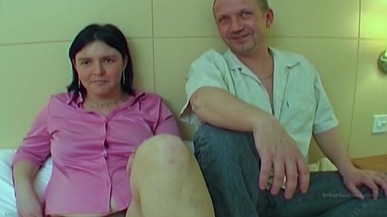 British Sex Films: Toying the wife before sex with a stranger