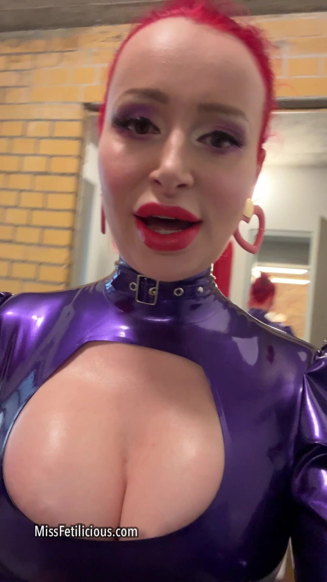 First Day of the German Fetish Ball. Let Me Show You Around in Our Airbnb (Miss Fetilicious)