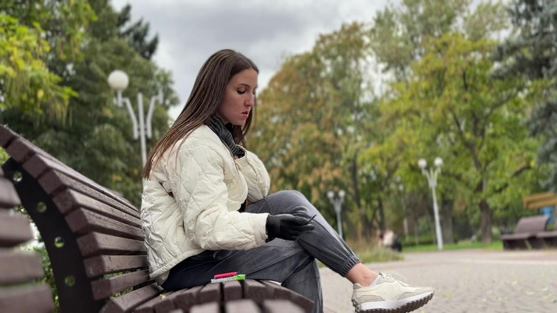 Hottie goddess: Dangle Smoke Spit Peek POV