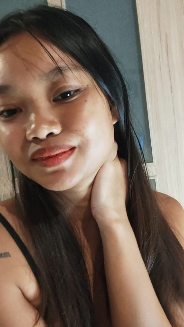 Cupcake: Intimate Face-sitting Tease - Solo Girl Pussy Close-up