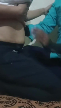 Meena si nejlépe užívala sex s Jamesem, když Meena není doma