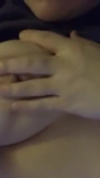 Bella donna culona scopata schiacciando le mie grandi tette