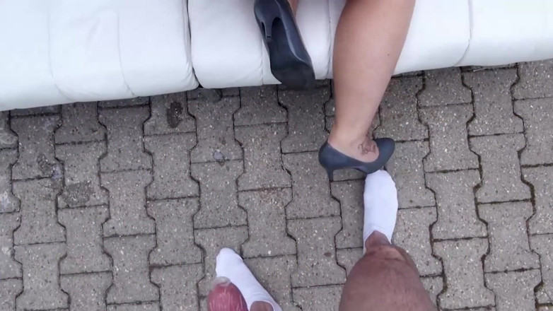 Deutschland porn: Dojrzała GRUBA zerżnięta na kanapie