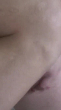 대물 자지에 따먹히는 아름다운 갈색 머리 십대