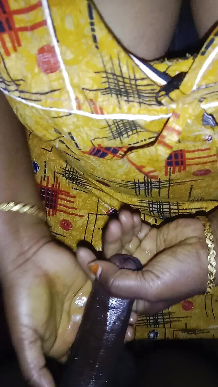 Santhi89: 印度德西我的丈夫朋友出轨操我的热辣阴户和我的屁股粗暴性爱我的大胸部显示超级鸡巴