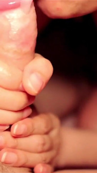 Cho cha dượng của tôi làm tình bằng miệng thoải mái.