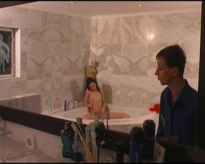 Deutsche XXX Filme: 她是喜欢用玩具张开阴户的德国少女