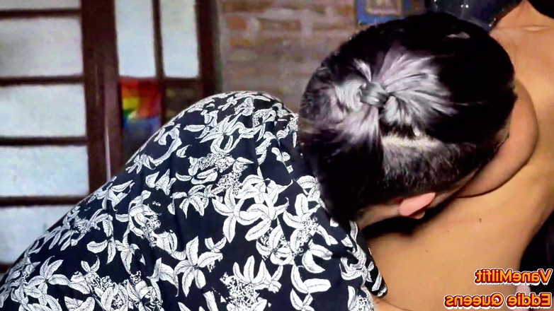 Babyluna939: Tante seksi kulit hitam lagi nungguin suamiku di balik bayang-bayang...