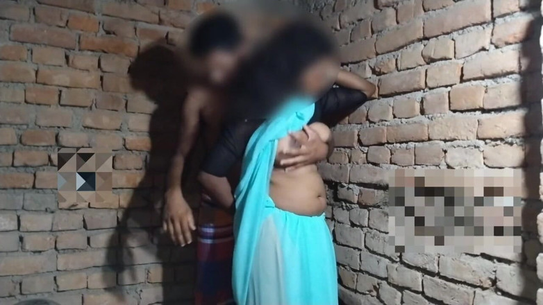 Pumi: Poomi Bhabhi was left hanging in desi style