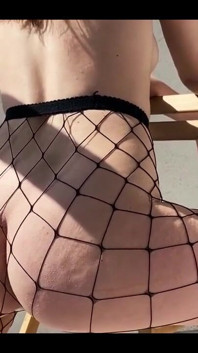 There's nothing better than twerking on the balcony on an early sunny morning